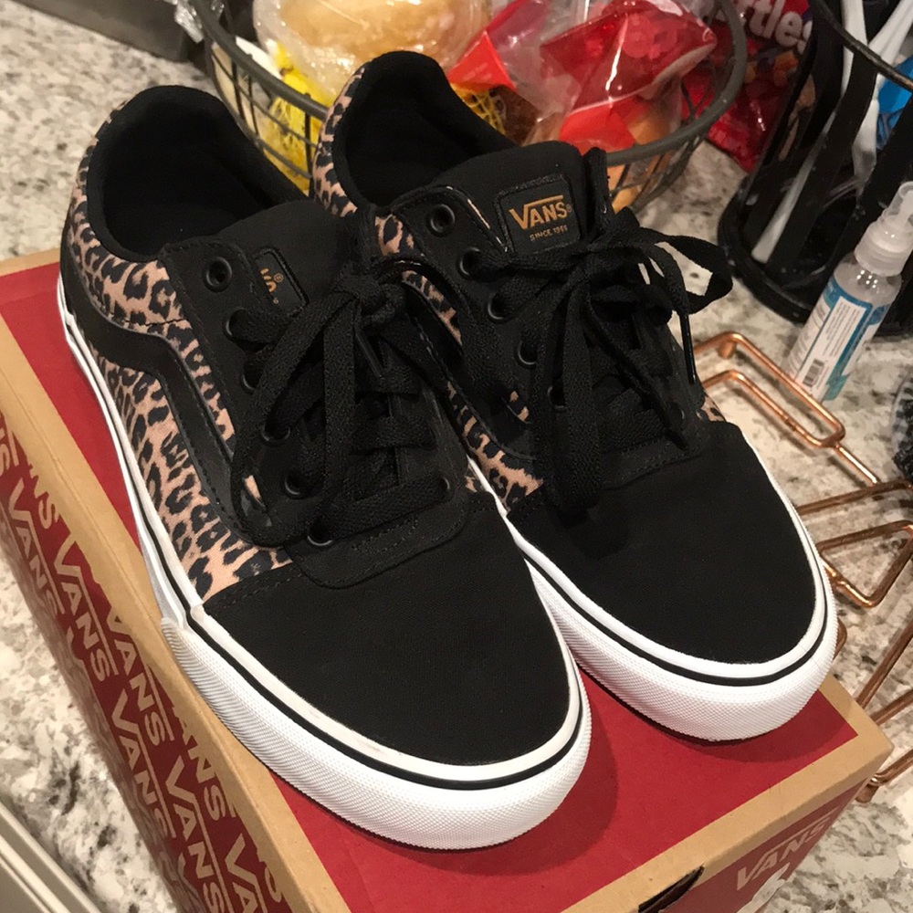 Cheetah black sneakers